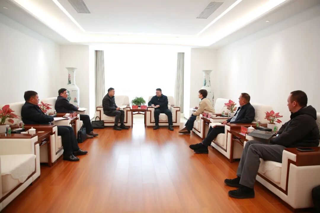 公司與宣威市政府座談推進項目建設與合作